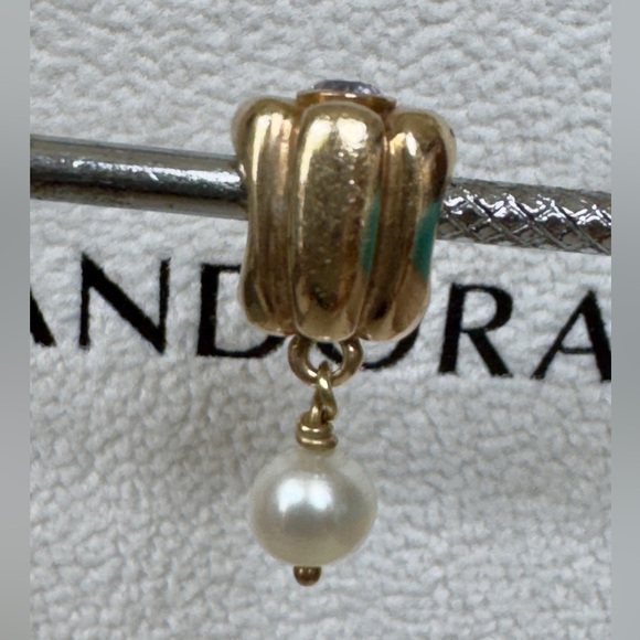 GENUINE PANDORA 14K GOLD WHITE PEARL LAVENDER CZ CHARM 750238LCZ RETIRED - Picture 7 of 11